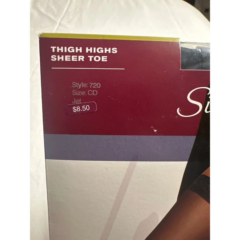 Hanes Silk Reflections Silky Sheer Thigh Highs Jet Black Size CD Style 720